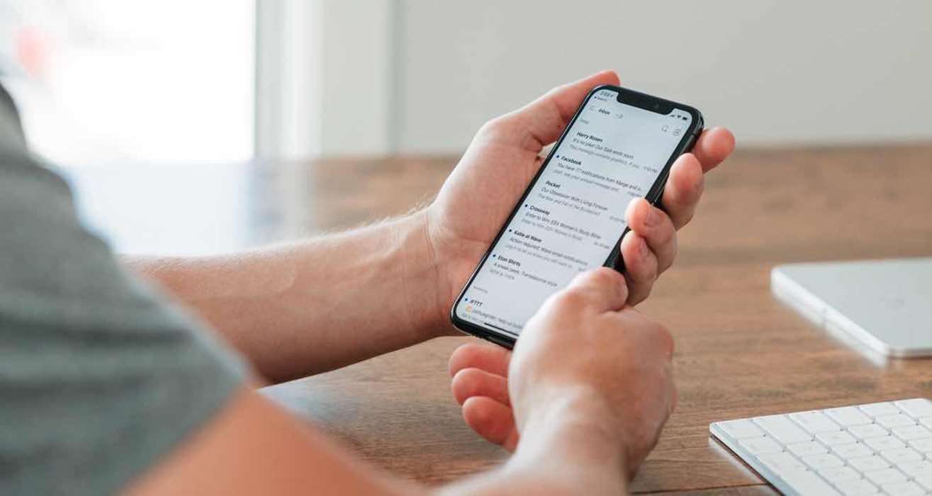 اپلیکیشن ایمیل دانشگاهی